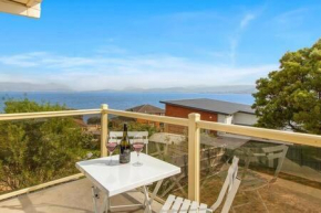 Spacious Modern Home Outstanding Views sleeps 9